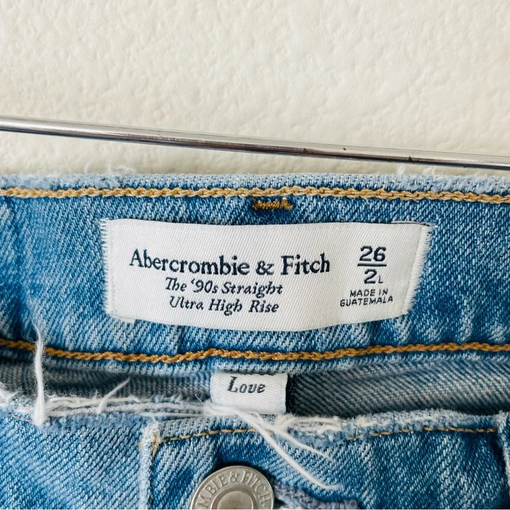 Abercrombie & Fitch SIZE 26 LONG Curve Love The ‘90s Straight Ultra HR Jeans